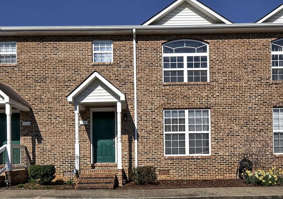 1st image of 307 Waterford Ct Unit 307