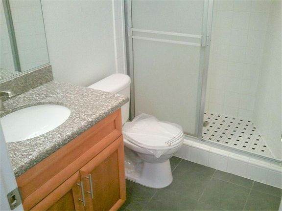 5th image of 508 S Barrington Ave APT 3