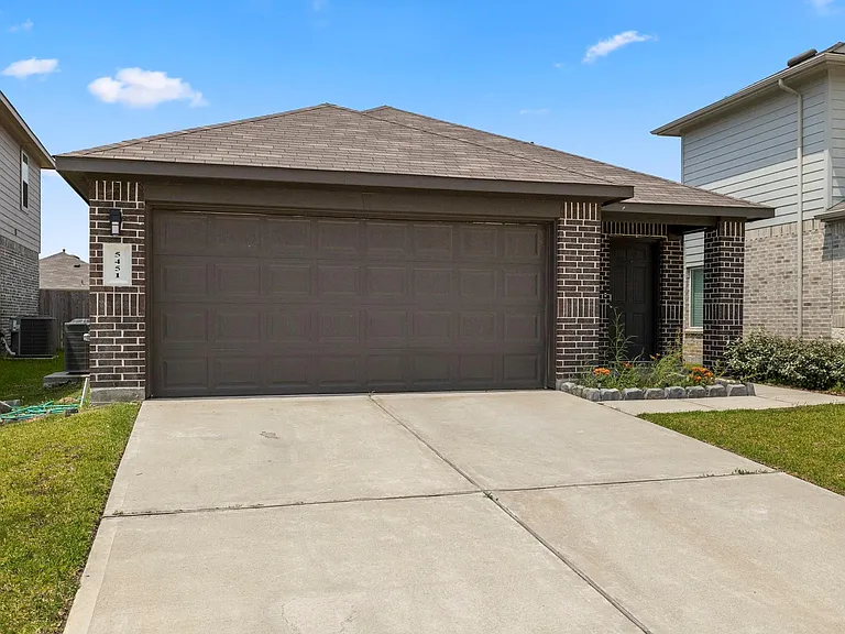 5451 Tuscany Hills Ln — Photo 3