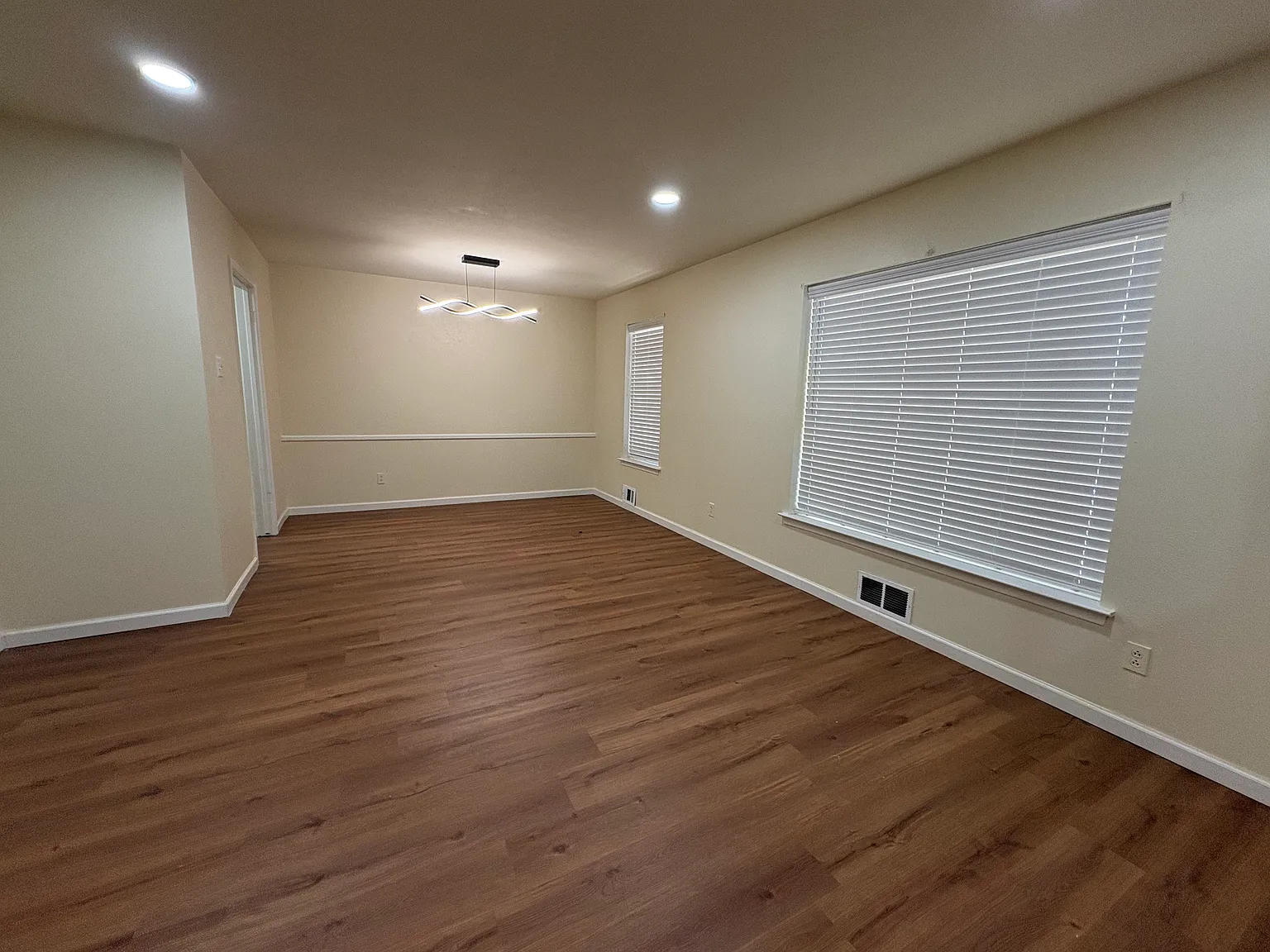 3 bed, 1824 sqft, $2,100 — Photo 4
