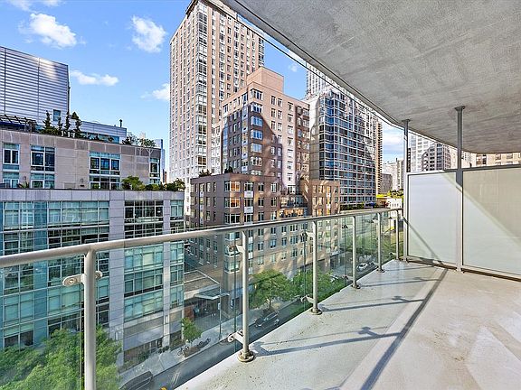 3rd image of 555 W 59th St APT 9A
