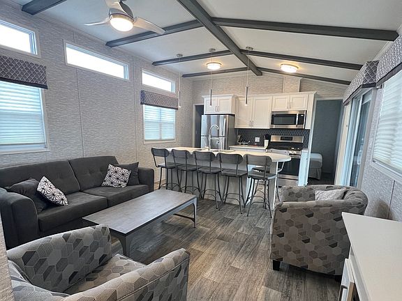 3rd image of 490 Empire Rd #Qmd177