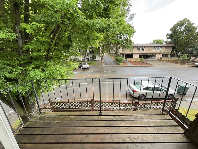 625 Adams Street — Photo 9