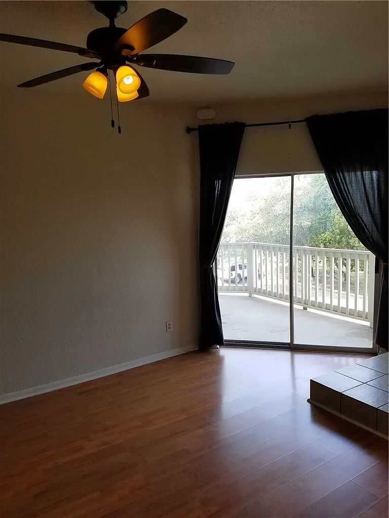 1 bed, 1.0 bath, 704 sqft, $1,225 — Photo 3