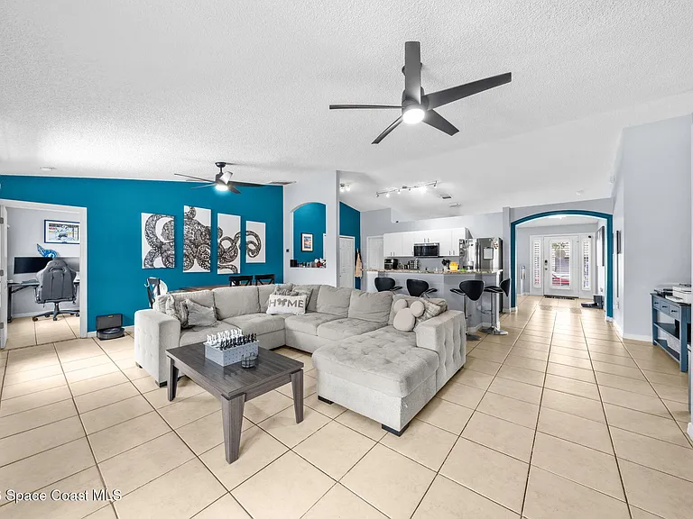 831 Koln Ct NW — Photo 4