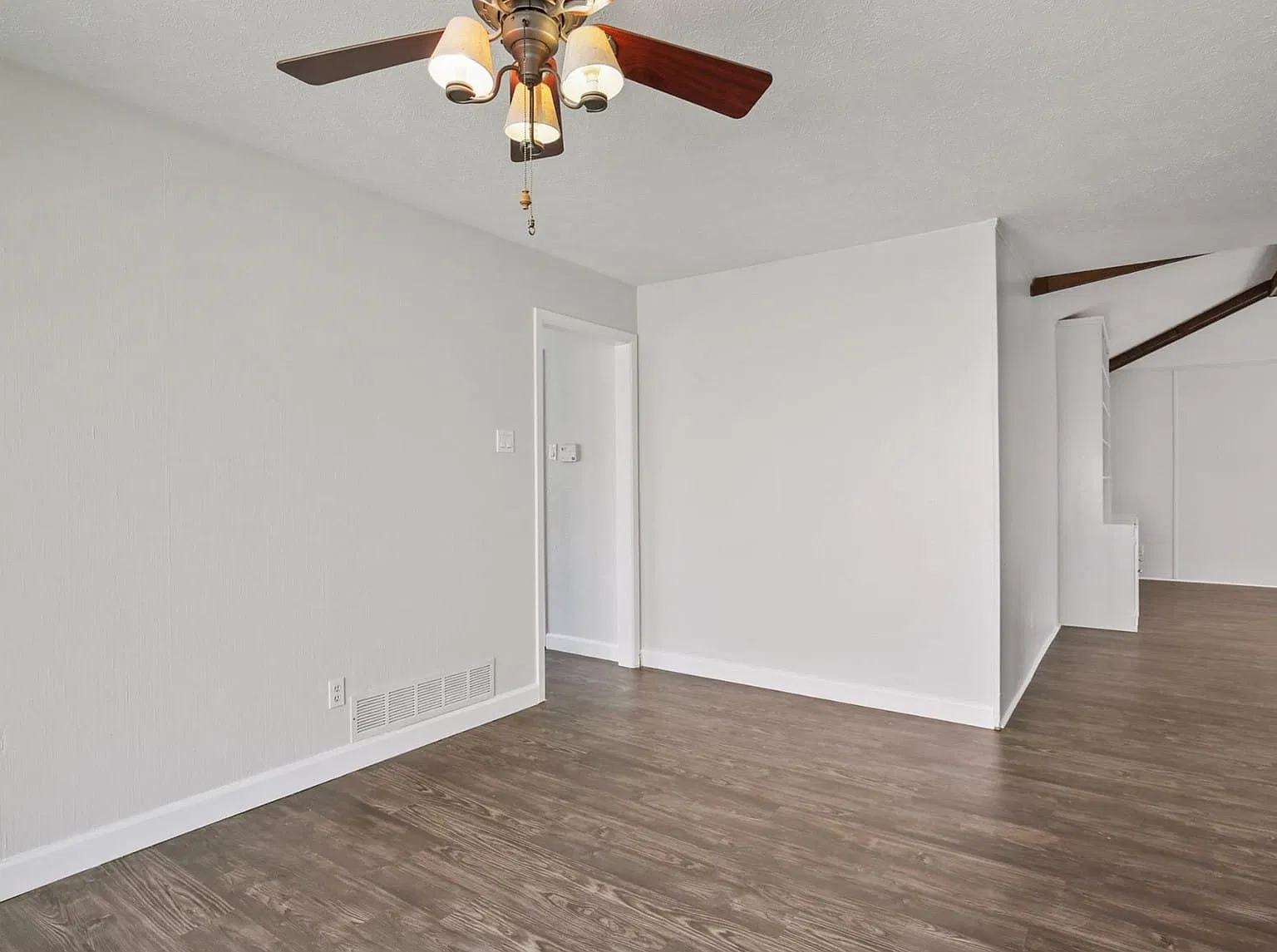 3 bed, 2.0 bath, 1941 sqft, $2,950 — Photo 3