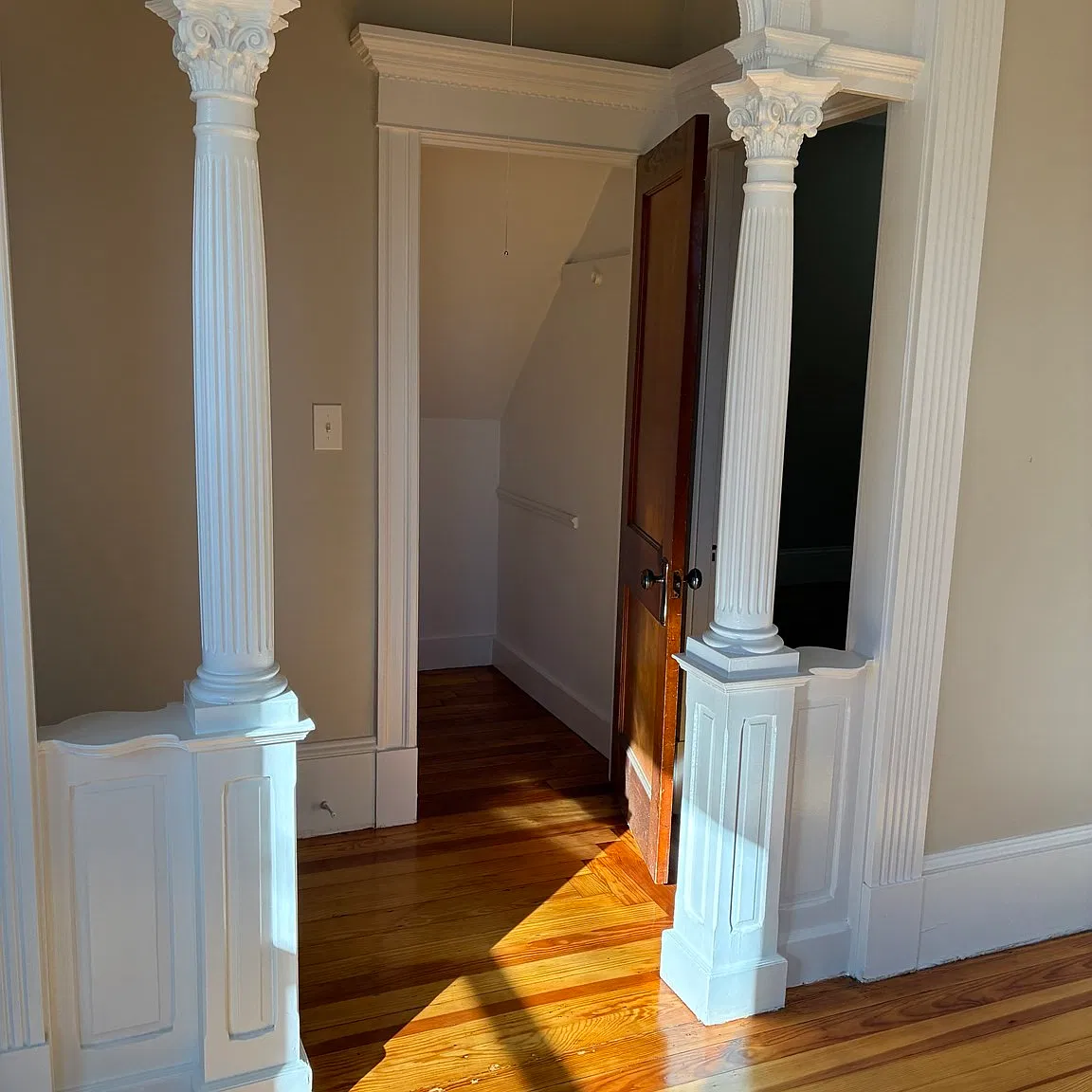 3 bed, 1.0 bath, 3231 sqft, $2,300 — Photo 3