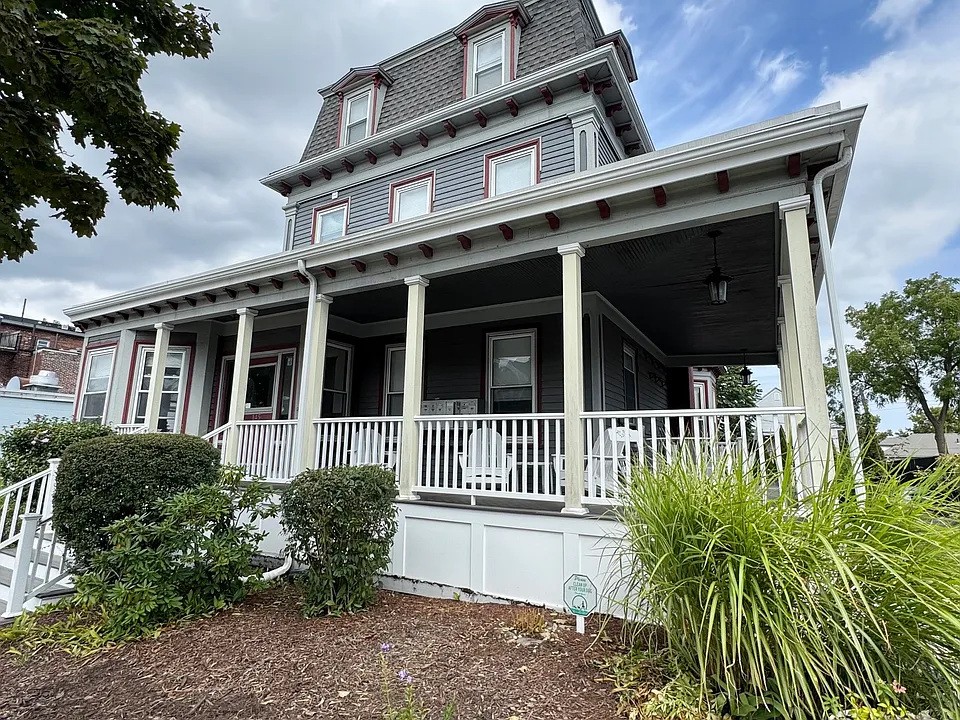 147 Highland Ave #3B
