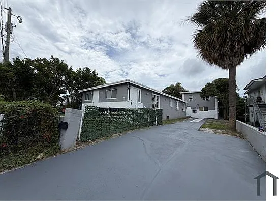 2 bed, $1,899 — Photo 2