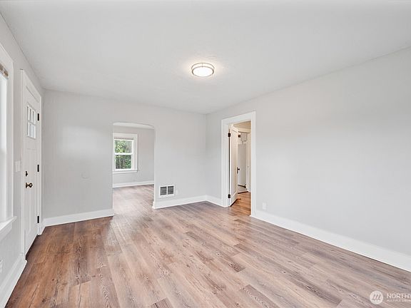 4th image of 2103 36th Avenue