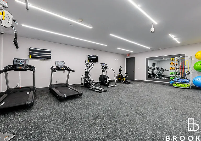 1461 Gates Ave #4D — Photo 21