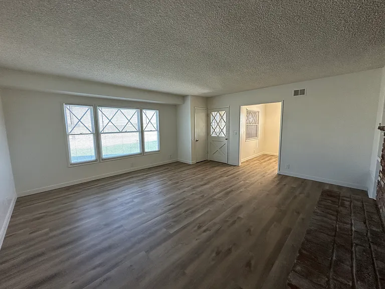 14330 Bon View Ave — Photo 7