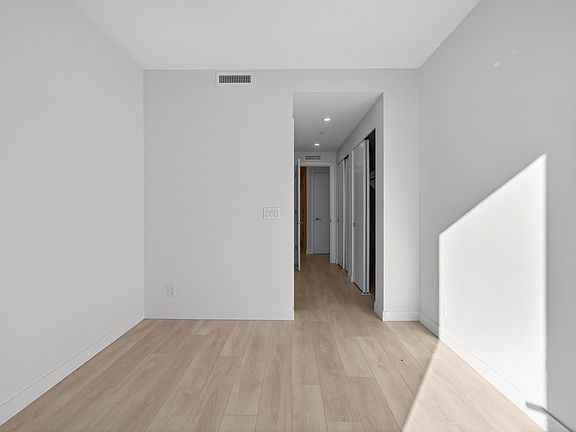 4th image of 537 Cottonwood Ave #2302