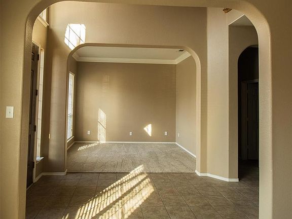 4th image of 9404 Woodhurst Dr