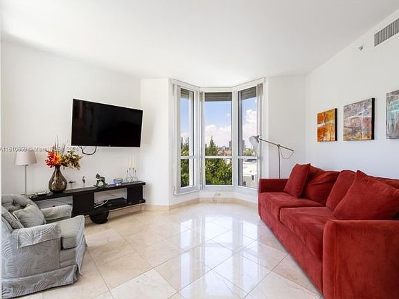 5th image of 21055 Yacht Club Dr APT 609