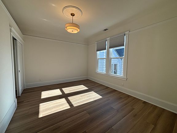 4th image of 2713 Harrison St