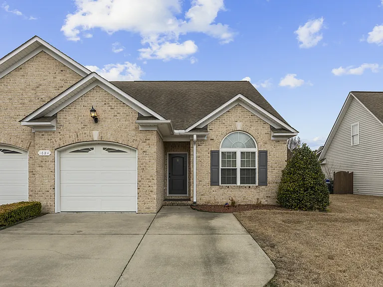 1624 Brook Hollow Dr #1-B — Photo 1