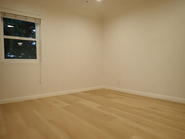 5071 Sisson Dr — Photo 16