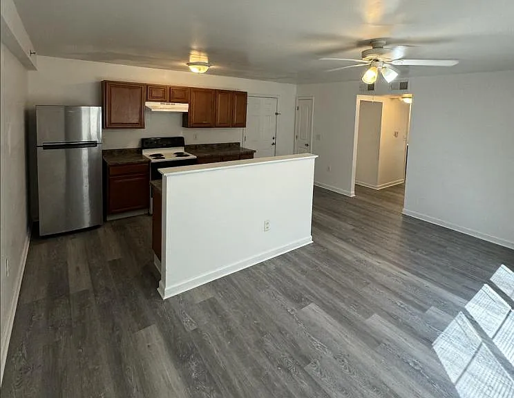 2501 24th St #111 — Photo 2