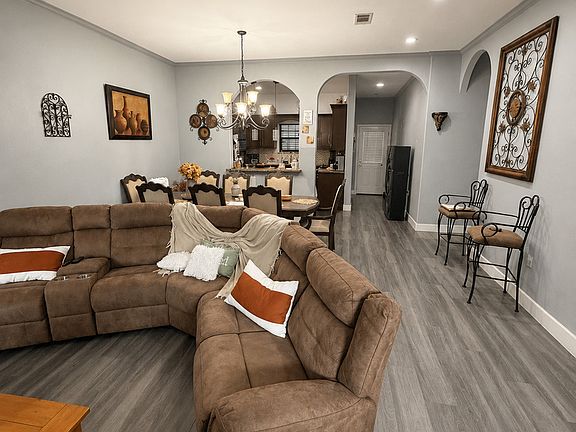 2nd image of 25507 CAMBRIDGE BLVD