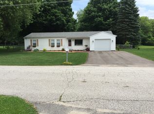 885 S Mayflower Rd, La Porte, IN 46350