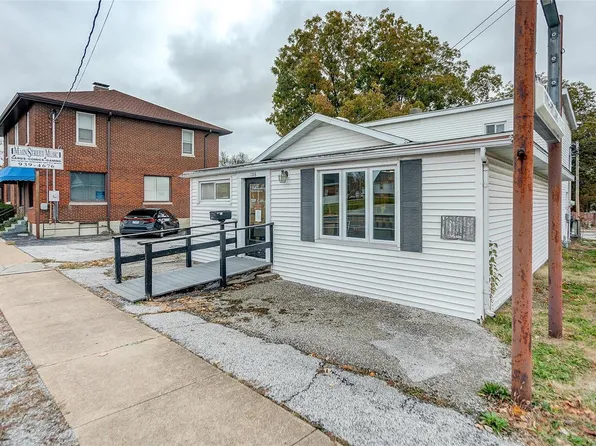 106 N Market St, Waterloo, IL 62298