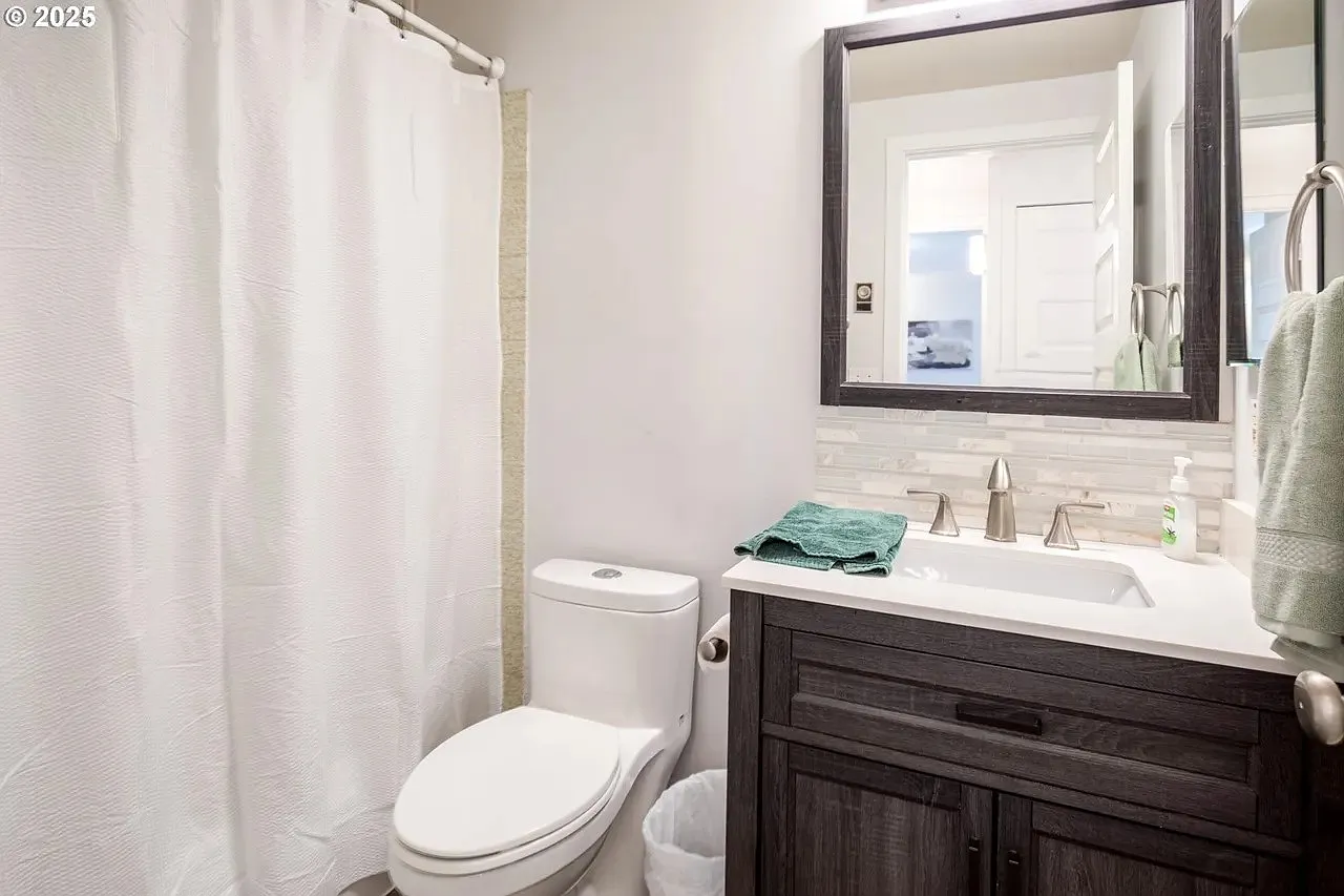 1 bed, 720 sqft, $1,600 — Photo 3