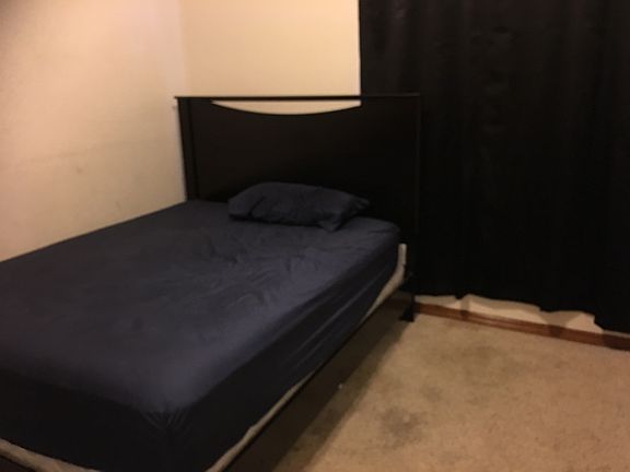 3rd room (queen bed)