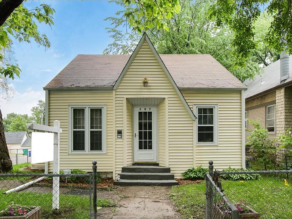 1st image of 207 Curtice St E
