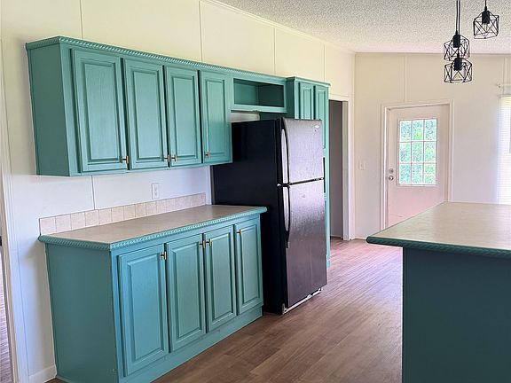 4th image of 155 Frazier Ave