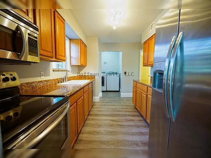 317 W Hanlon St — Photo 12