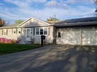 30 Maid Marion Ln, Brewer, ME 04412