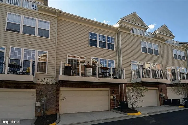2149 Red Vine Dr — Photo 33