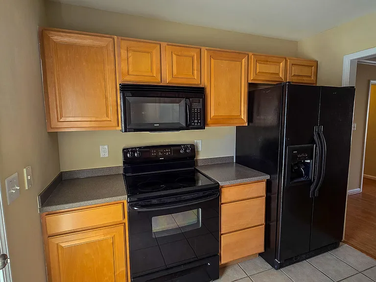 9819 Layla Ave — Photo 11