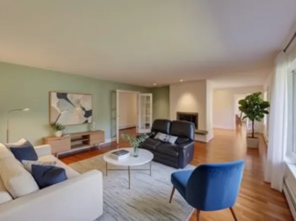 1145 Sinclair St, West Vancouver, BC