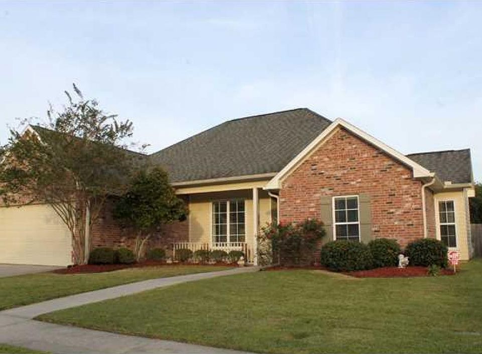 1st image of 104 Clear Lake Dr