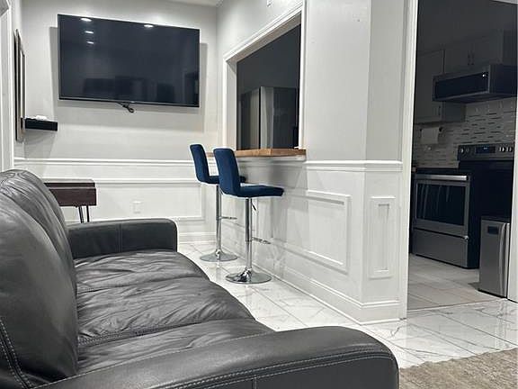 4th image of 1117 Douglas Ave #125