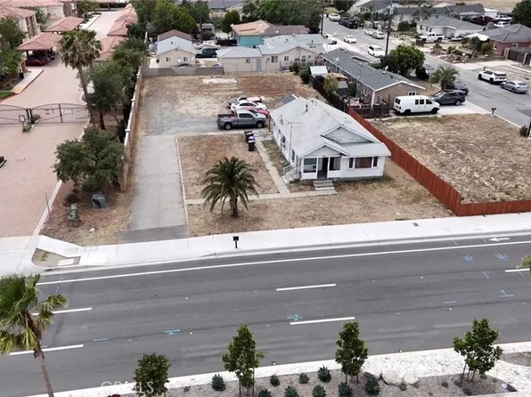 7790 Sierra Ave, Fontana, CA 92336