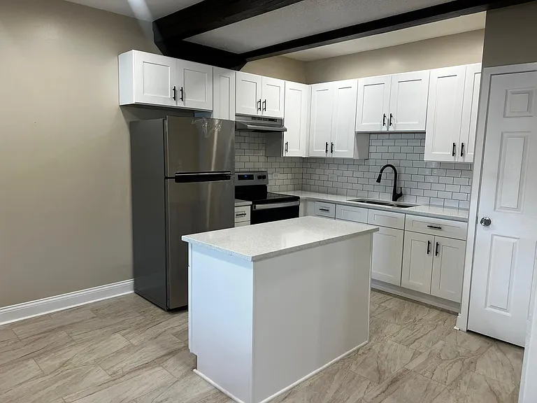10102 Main St #1B — Photo 7