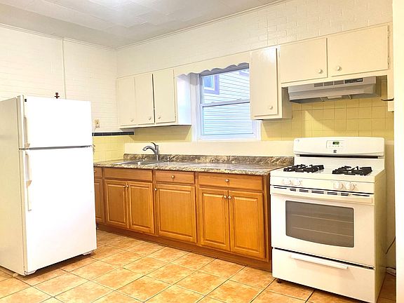 5th image of 674 Bergen Ave APT 2