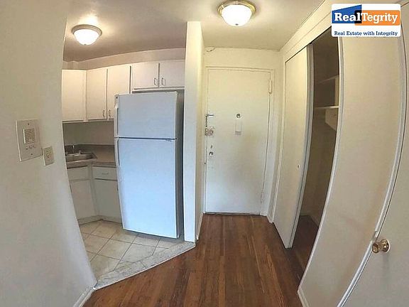 5th image of 4225 65th Pl APT 6E
