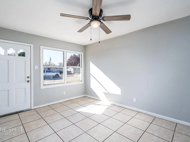 5226 Questa Dr — Photo 7