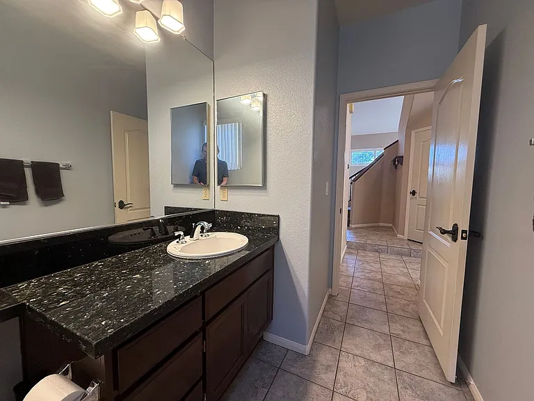 216 Richmond Park Pl — Photo 25