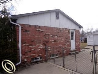 2nd image of 22325 Donnelly Ave