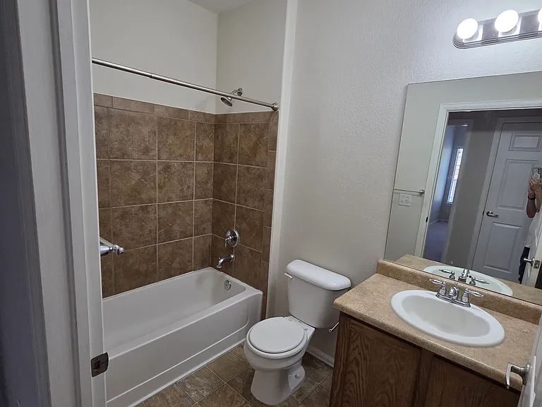 2682 S Cathay Way #204 — Photo 6