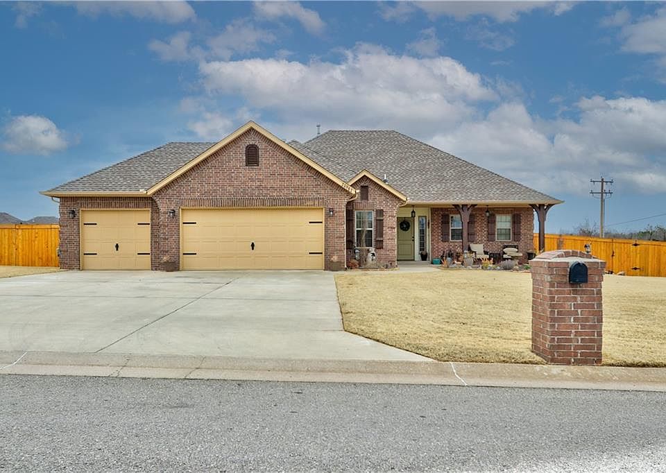1st image of 20987 Fall Creek Dr