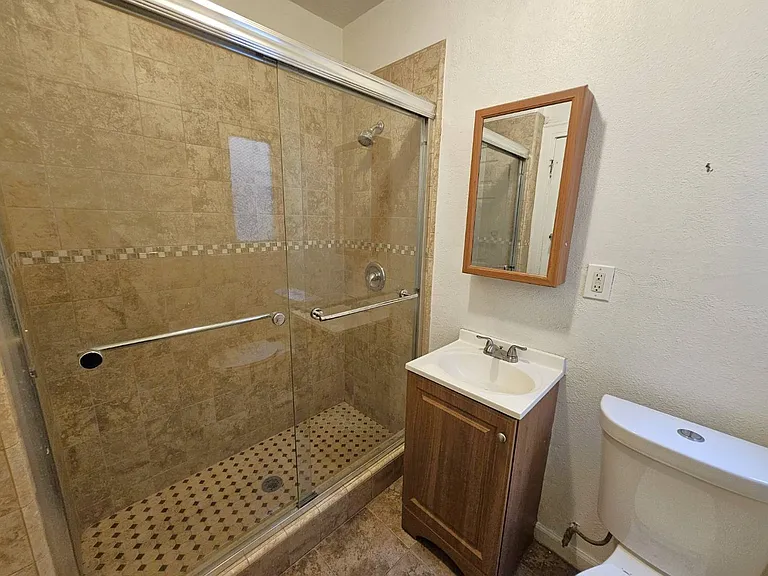 2310 Ellendale Pl #1388-1/2 — Photo 8