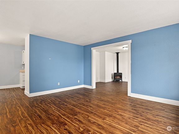 5th image of 627 Seattle Avenue