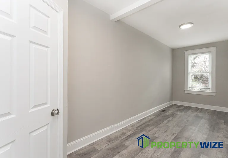 1814 E 30th St — Photo 18