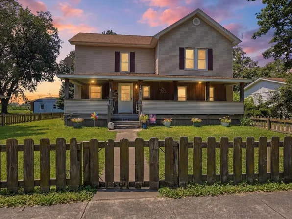 500 N Pearl St, Forrest, IL 61741